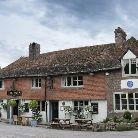 The Swan Inn Fittleworth Exterior photo