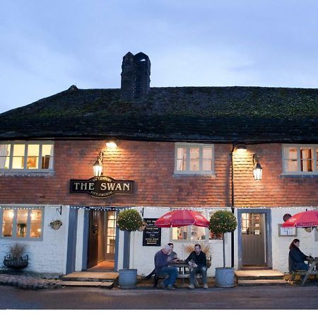 The Swan Inn Fittleworth Exterior photo